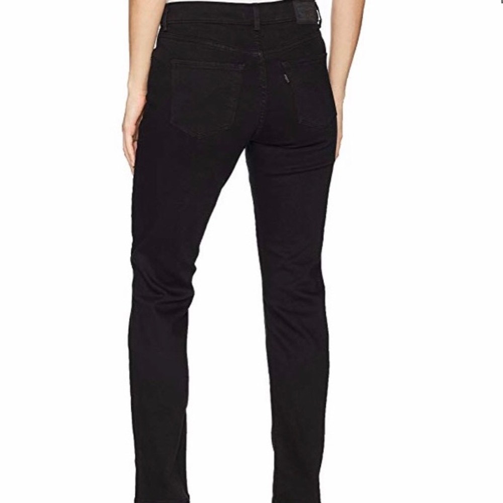 Levi’s Women’s Classic Straight Jean